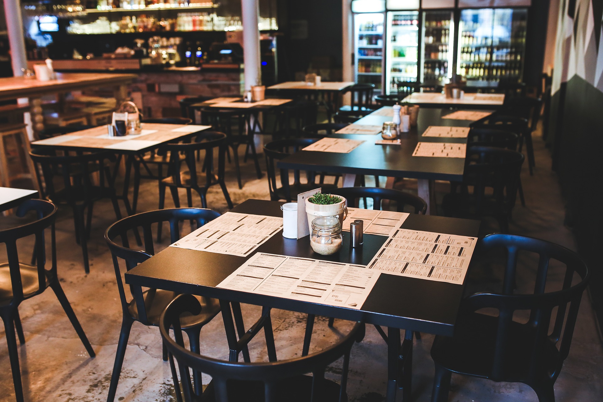 table-791167_1920