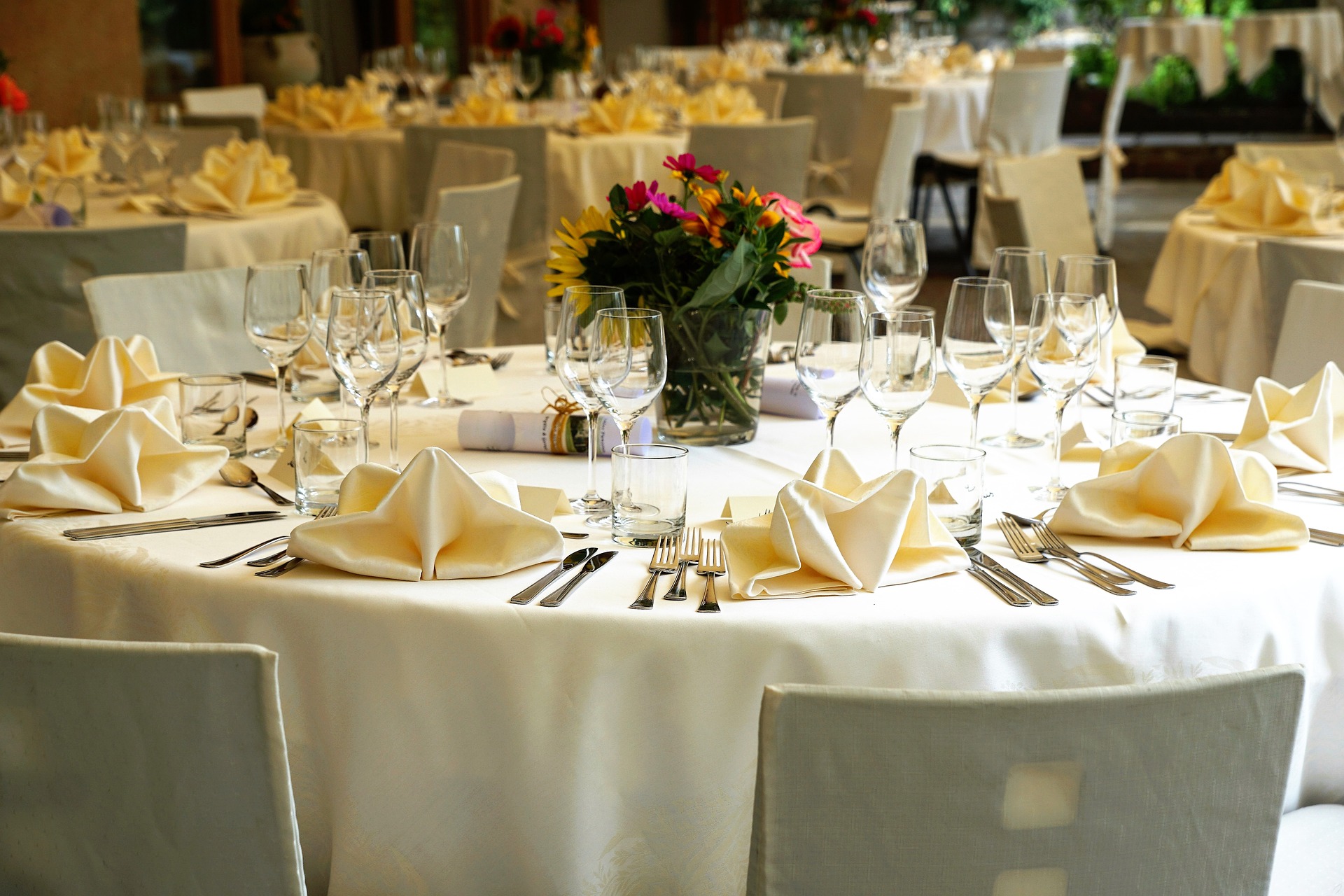 tablecloth-3336687_1920