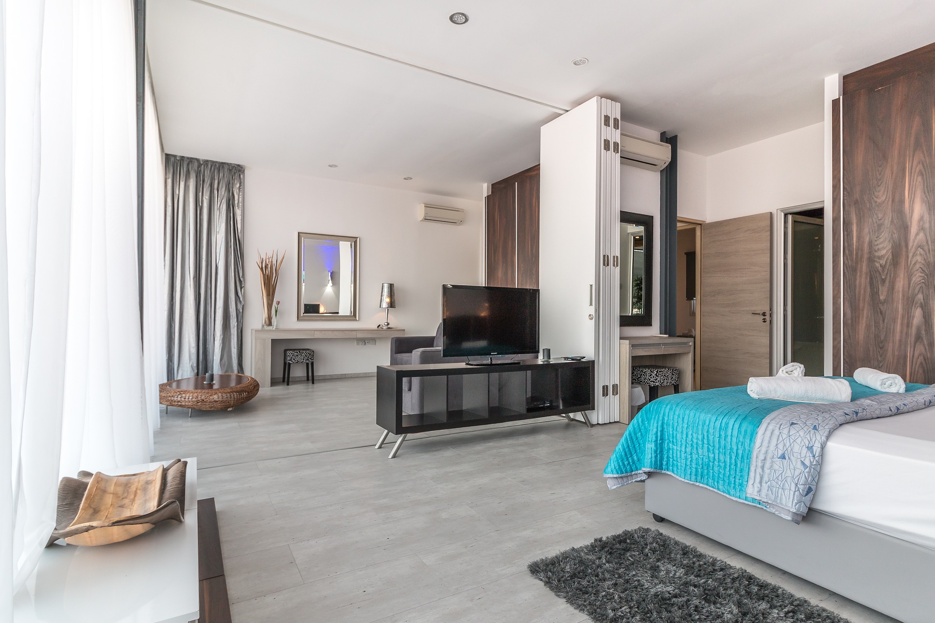 villa-1737168_1920